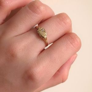 10kt yellow gold signet ring